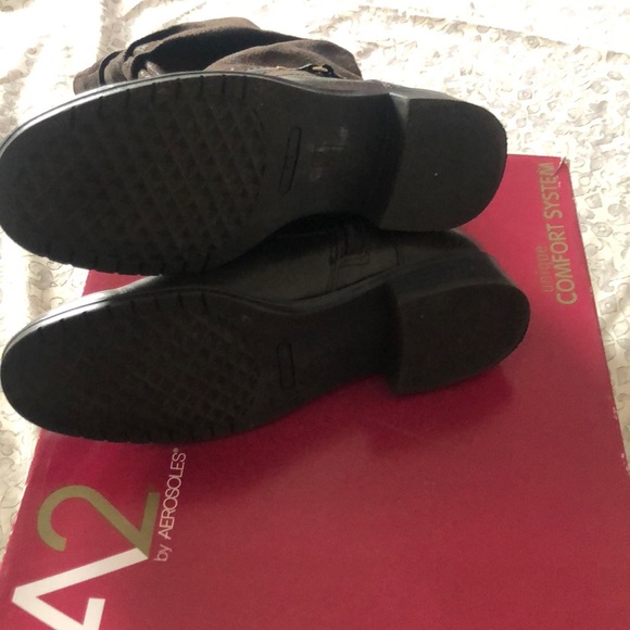 Knee high with adjustable calf width, memory foam - Picture 3 of 5